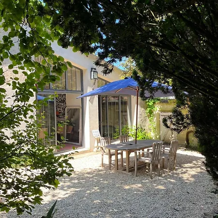 Le Clos Des Lilas 3*